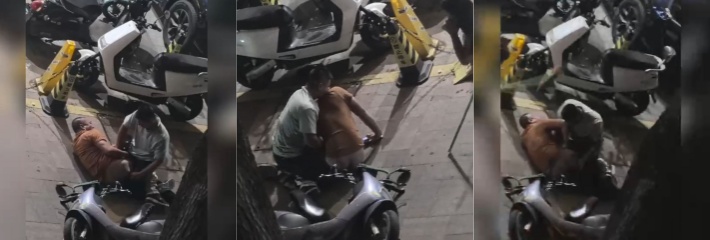 一男子抓奸夫，奸夫惨遭扒裤子拿捏命根子，倒在地上吓得屁滚尿流，让你鸡巴痒搞别人老婆！