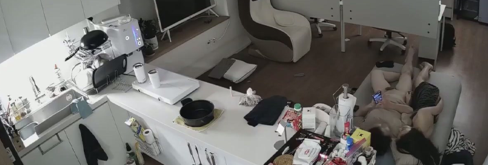 韩国摄影棚监控实录 老板与性感女友客厅地板甜蜜磨蹭 女友主动骑乘疯狂榨精 太真实