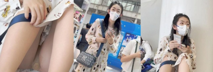 街头抄底戴口罩女大学生 丝袜内裤都遭大神各角度偷拍！