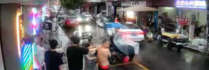 云浮市新兴商业城事件 停车起争执 一把刀酿悲剧 冲动是真的魔鬼啊