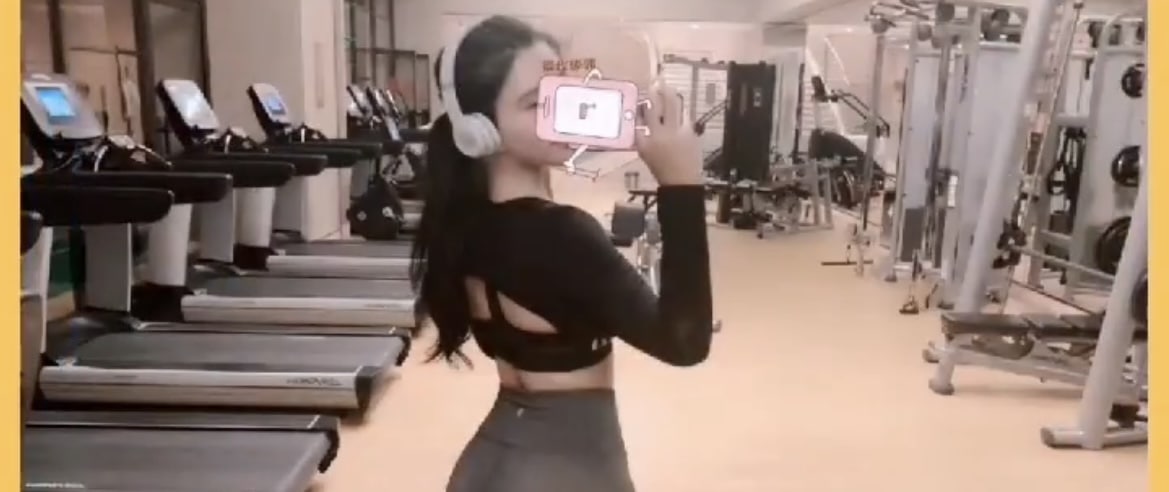 九头身极品身材网红 优质夫妻PinkDol 会员群不雅自拍泄密
