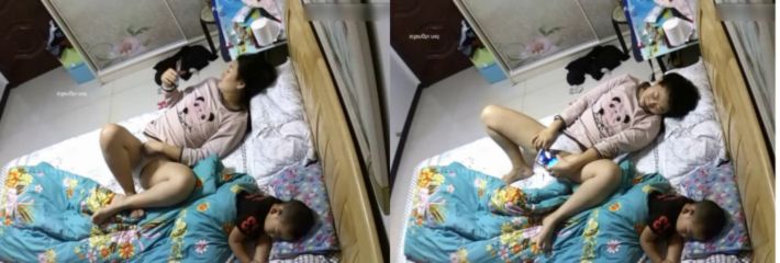 出轨的小少妇一个人哄子孩睡着后 悄悄地与汉子裸聊 监控视频曝光