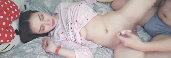 居家摄像破解流出 巨乳美娇妻睡到一半被插入了 半睡半醒之间的高潮 迷离尽显刺激！