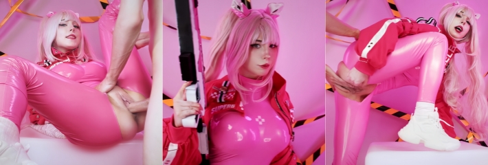 Onlyfans网黄 MollyRedWolf 最新作品COS爱丽丝 粉胶衣翘臀被大屌后入射满骚穴！