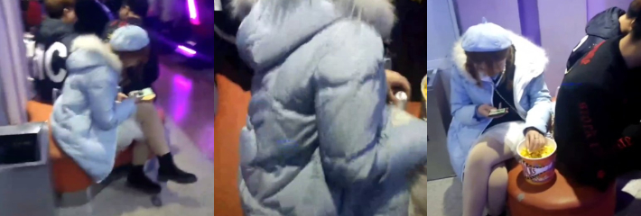 机智小哥街射玩手机的美女 胆大吃四方的男主真的足够刺激！