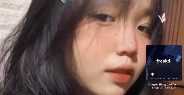 ins学生裸视图泄露 掀衣漏奶揉捏自拍视频流出