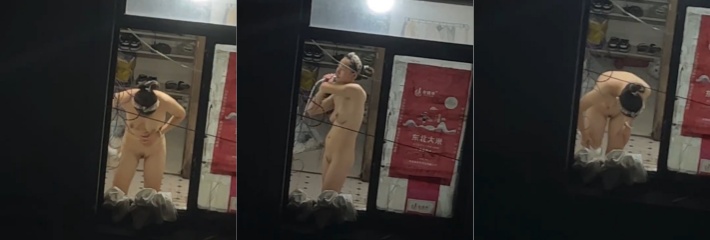风骚少妇上完夜班后回家洗澡 故意不关窗让你偷拍！那只有将视频发出来了！！