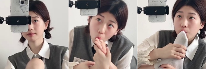 白裤白丝粉衣服 呆萌萝莉舔玉足 抖音网红 小妍my 金主远程调教香艳画面 调教成玩物自慰秀足！