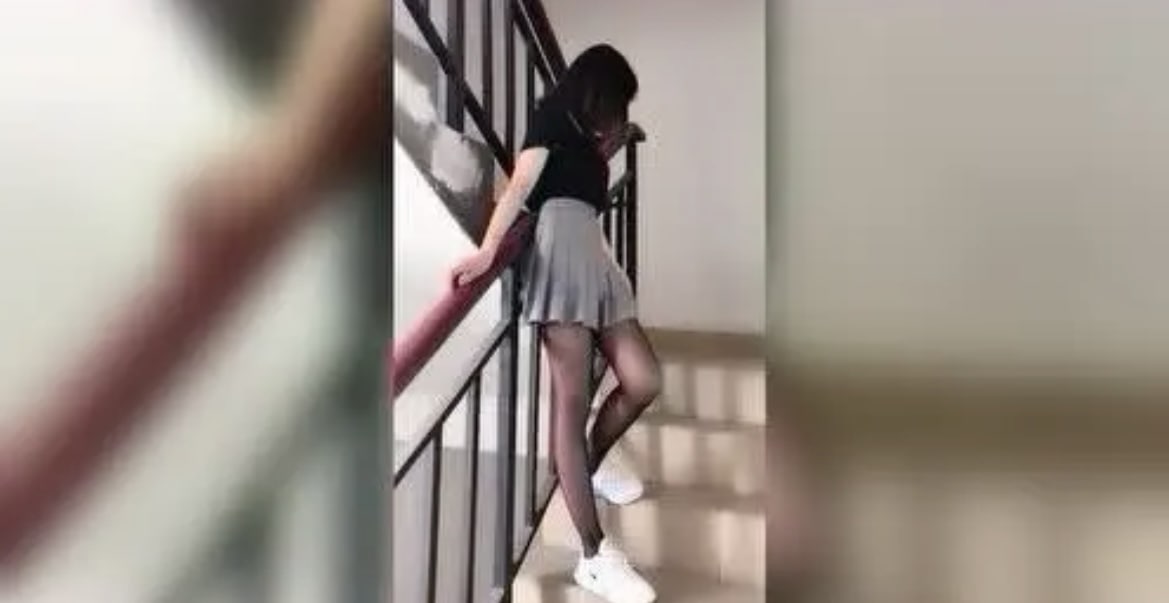 东北男子找女邻居嫖娼 没射要求退100 被发群里曝光