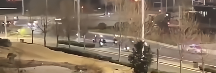 广州街头惊现鬼火少年 手持砍刀铁棍尾随警车5公里 疯狂挑衅警察10分钟