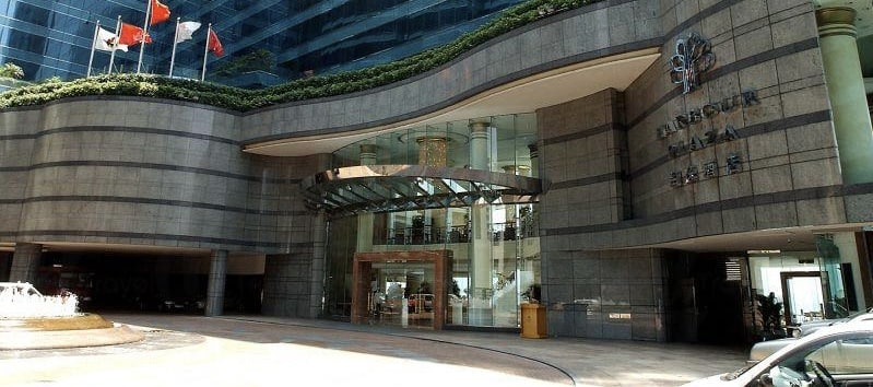 香港海逸君卓酒店事件 港男女在酒店浴池开餐居然一边吃米线一边吃鲍鱼