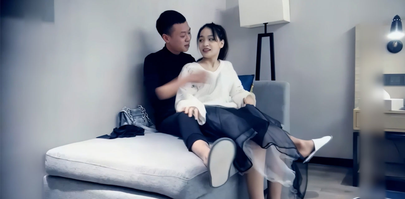 七天极品探花 黄总代班清纯女 对话超暧昧 你真的好甜啊变我喜欢被你骗 最后射了避孕套一袋子！