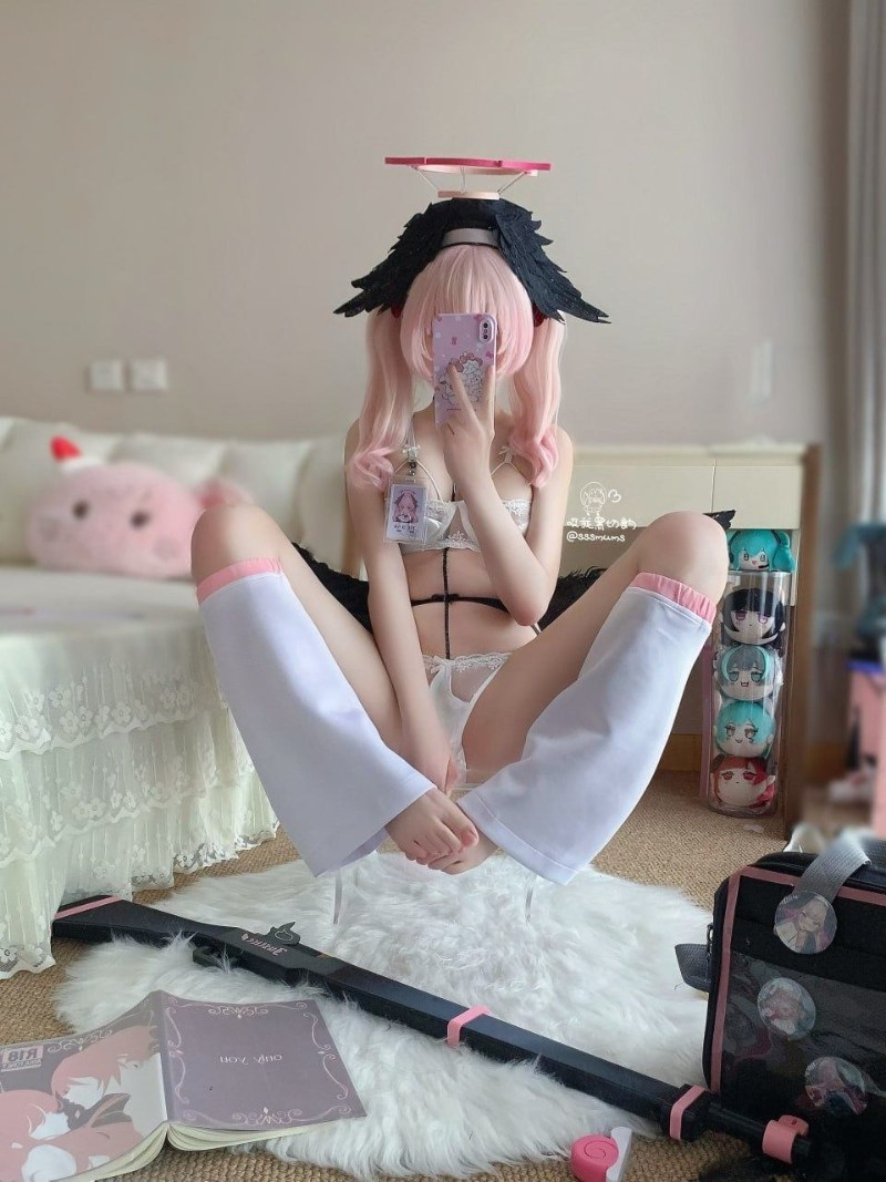 黑切呐下江小春足交新作！母狗模式全开