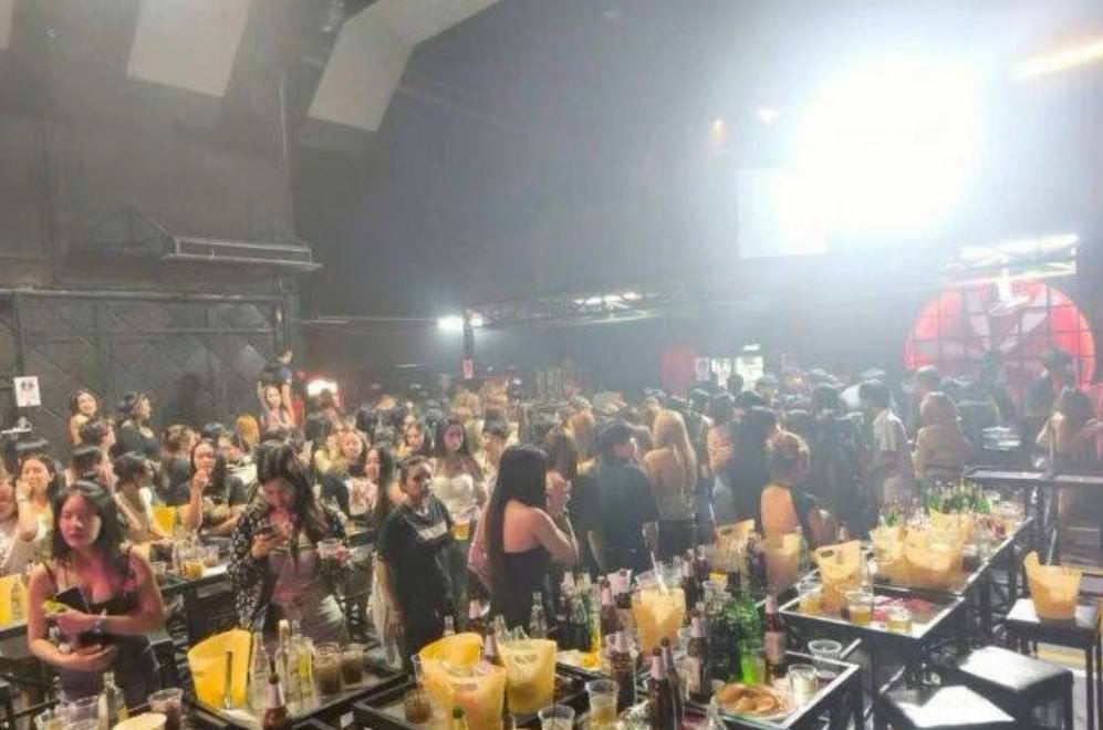 泰国新闻：泰国突袭非法酒吧！近200人被查！