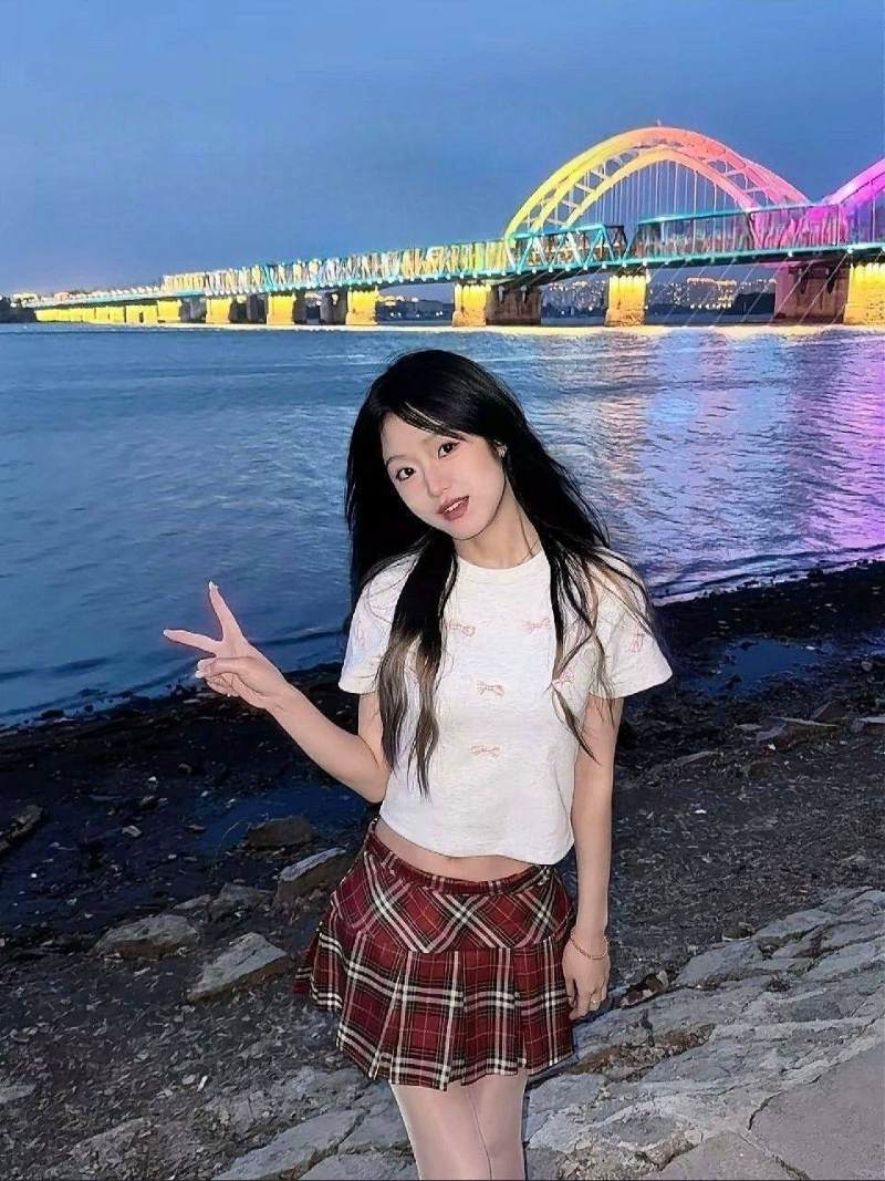 反差婊自拍口交 阿黑颜视频流出