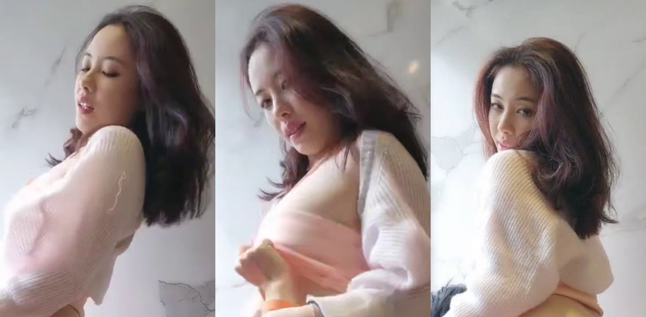真实母子乱伦！40岁美人妻和18岁儿子激情啪啪 不雅视频被曝光 儿子手指爆扣老妈骚穴 扣的老妈高潮不断！