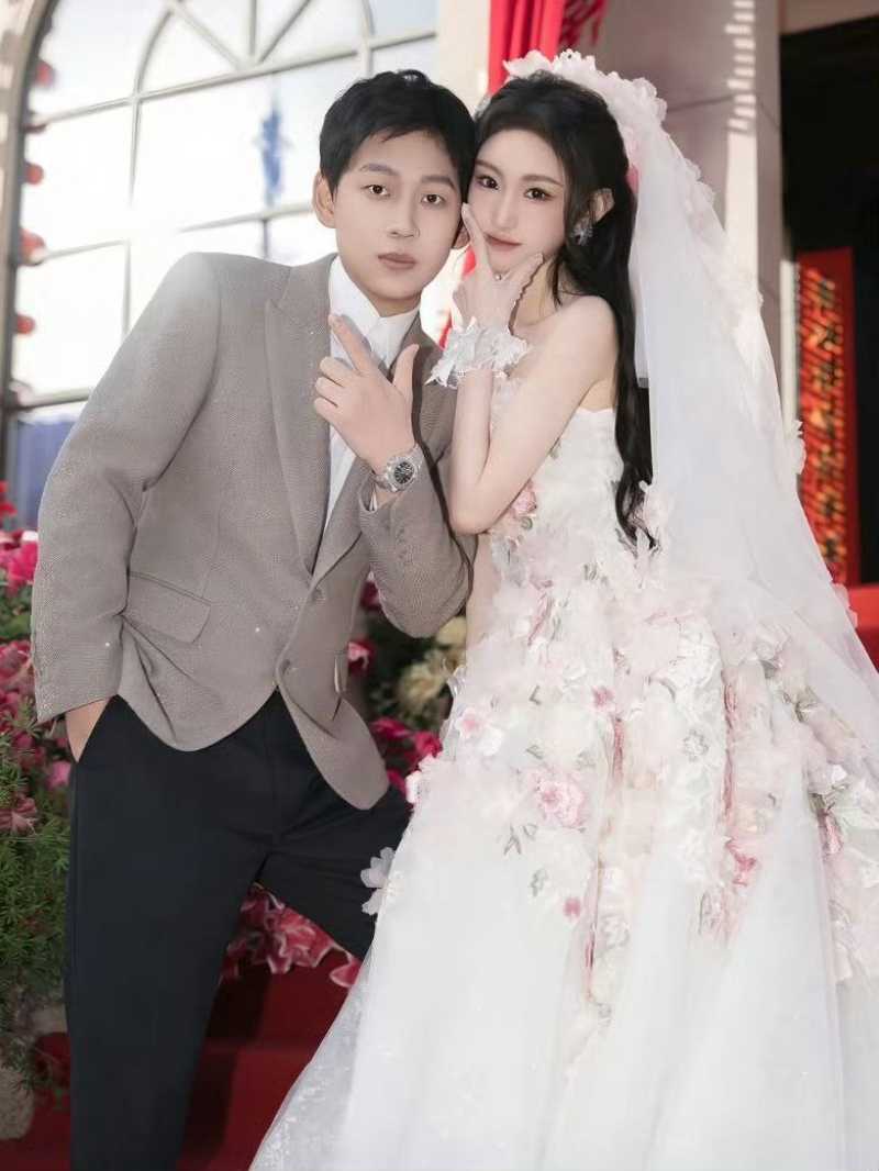 陈雪凝老公自爆大瓜：有孩子、爱乱玩，这婚姻是利益捆绑还是真爱？
