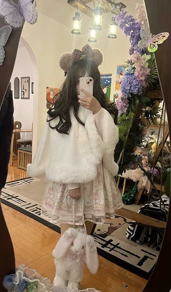 冯欣果 安徽清纯女生私拍流出 身穿JK制服与富二代男友参与三人聚会 私下生活反差大