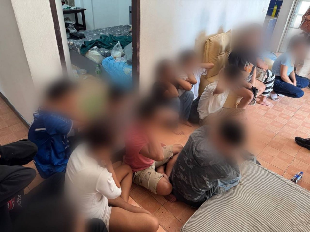 泰国新闻 ：警方5月15日捣毁一中泰跨国电诈团伙