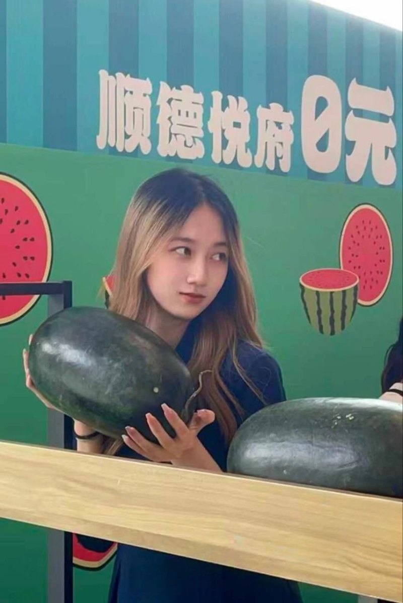 美女销售看得开给谁日都是日 双赢别歧视！