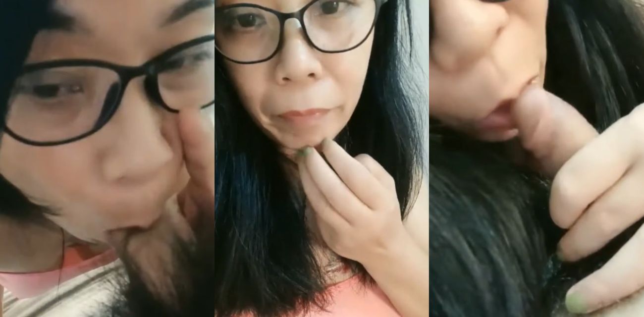 真实母子乱伦！反差眼镜阿姨 在家和19岁的儿子乱伦啪啪 穿着肉丝足交 无套内射蝴蝶逼！