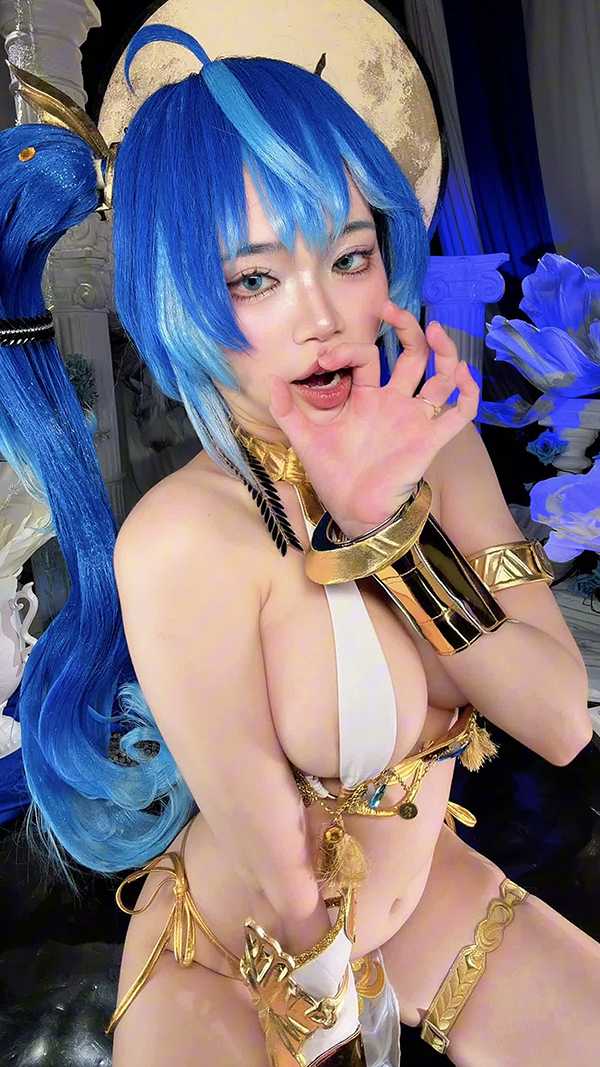 ZinieQ 二次元极品巨乳福利姬 大尺度cos鸣潮尤诺角色阿黑颜翻白眼妩媚眼神太会