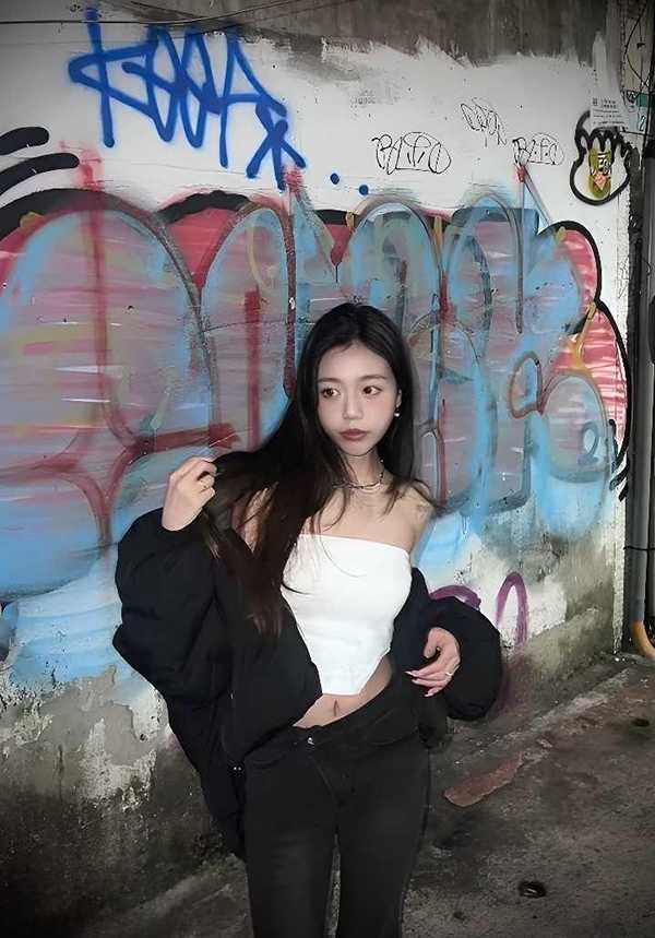 中山大学 大二学姐若瑶 与前任私密自拍视频流出 高颜值美女露脸自慰 被操时害羞躲镜头反差极大