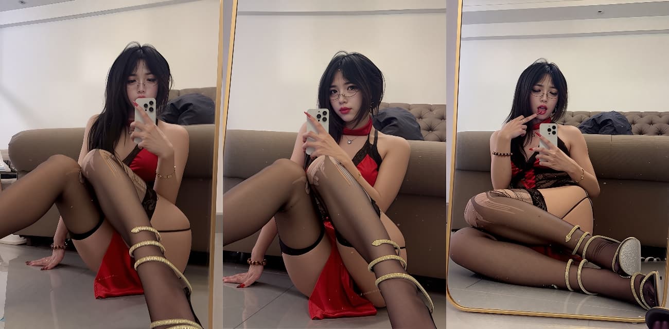 杭州性感带货网红 冯晓燕 长腿尤物下播秒变项圈母狗，供MCN老板肆意淫玩，玩撕裆强制深喉，裹淫装后入爆操！