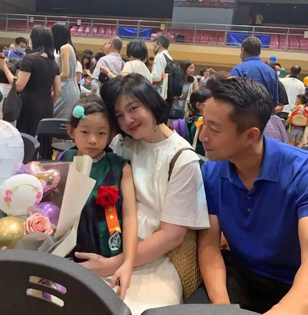 汪小菲又被前女友锤了 张颖颖曝大S前夫结婚第二年就跟朋友女儿视频裸聊 大S当时就在客厅