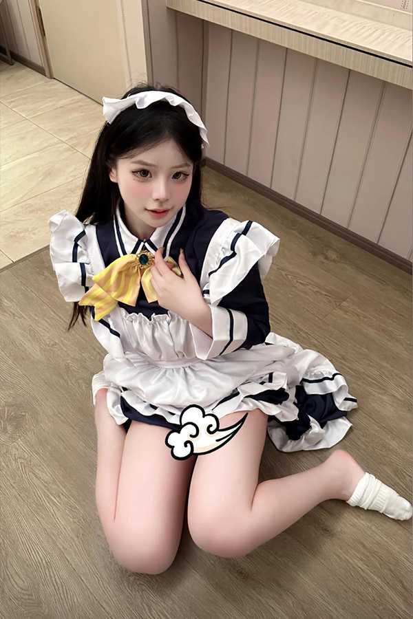 抖音网红小樱suny 颜值超高极品身材 定制红色新娘服诱惑角度拉满 姐是真会玩啊