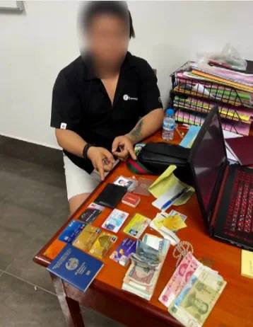 老挝新闻：涉嫌人口买卖2男2女（含外籍）在瓦岱机场被当场扣下 警方搜出若干人民币现金银行卡