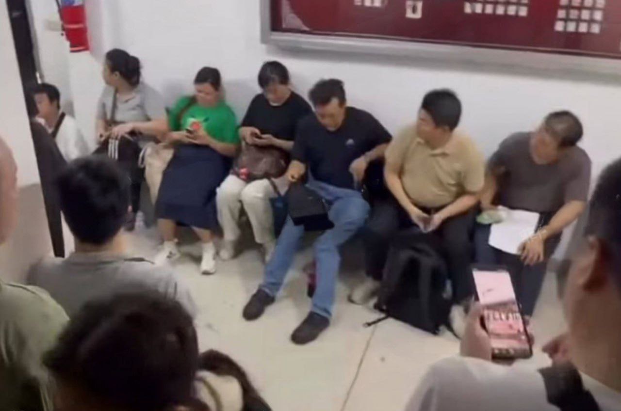 泰国资讯 ：泰国罗勇工厂逮捕22名中国人，持旅游签证非法务工，当地政客疑似插手执法