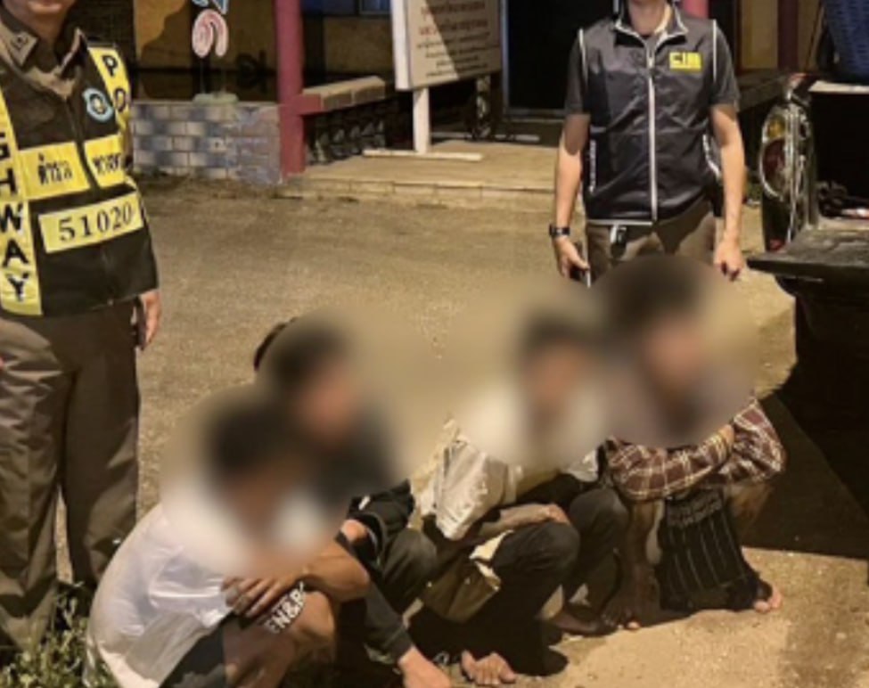 泰国资讯： “偷渡版叠罗汉”：5名中国人、4名缅甸人藏车入境被捕