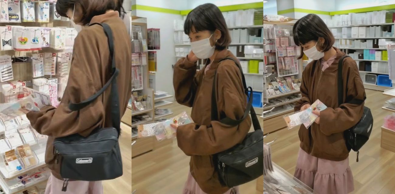 街头抄底偷拍！日本顶级偷拍大神 便利店抄底偷拍众多少妇少女 很多都逼毛外露哦！