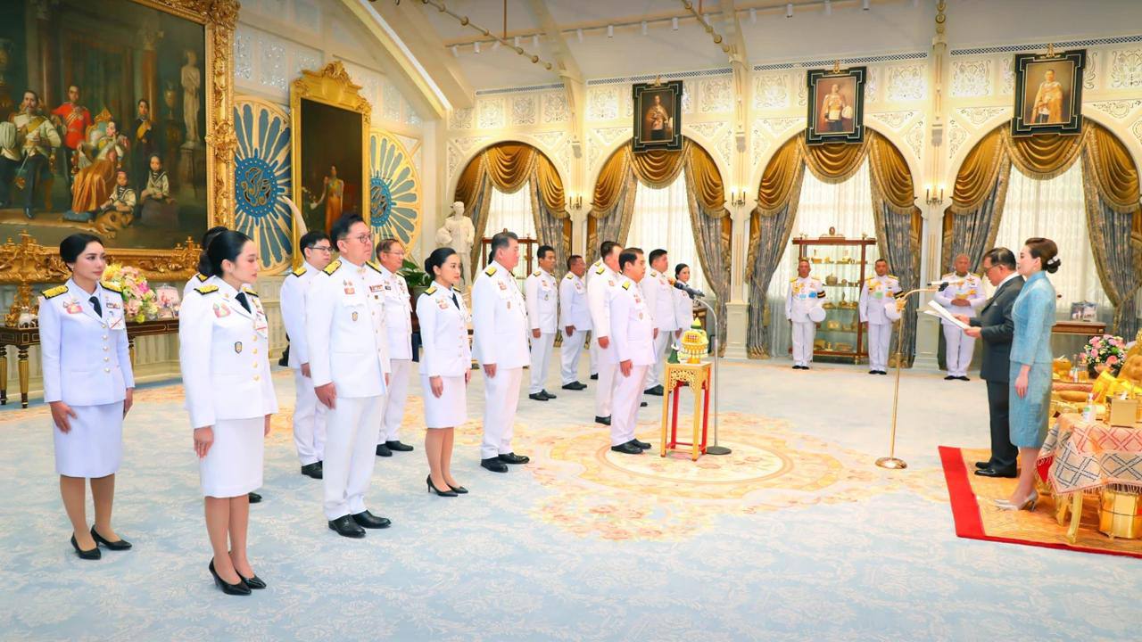 泰国新闻：泰国新内阁成员宣誓就职