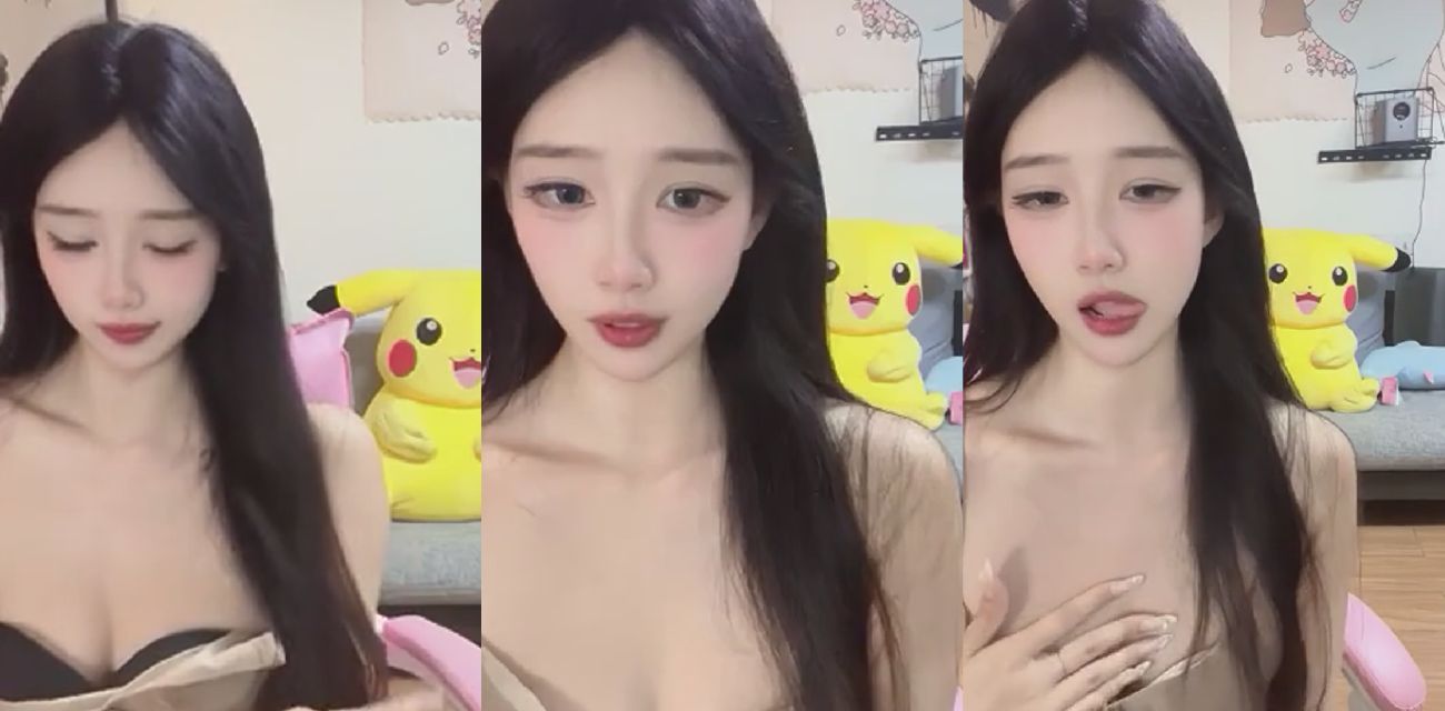 巨乳女神看似清纯 实则骚浪无比 居家自拍自慰视频令人鸡动 神仙颜值下的骚货 猛扣骚穴 淫水四溢！