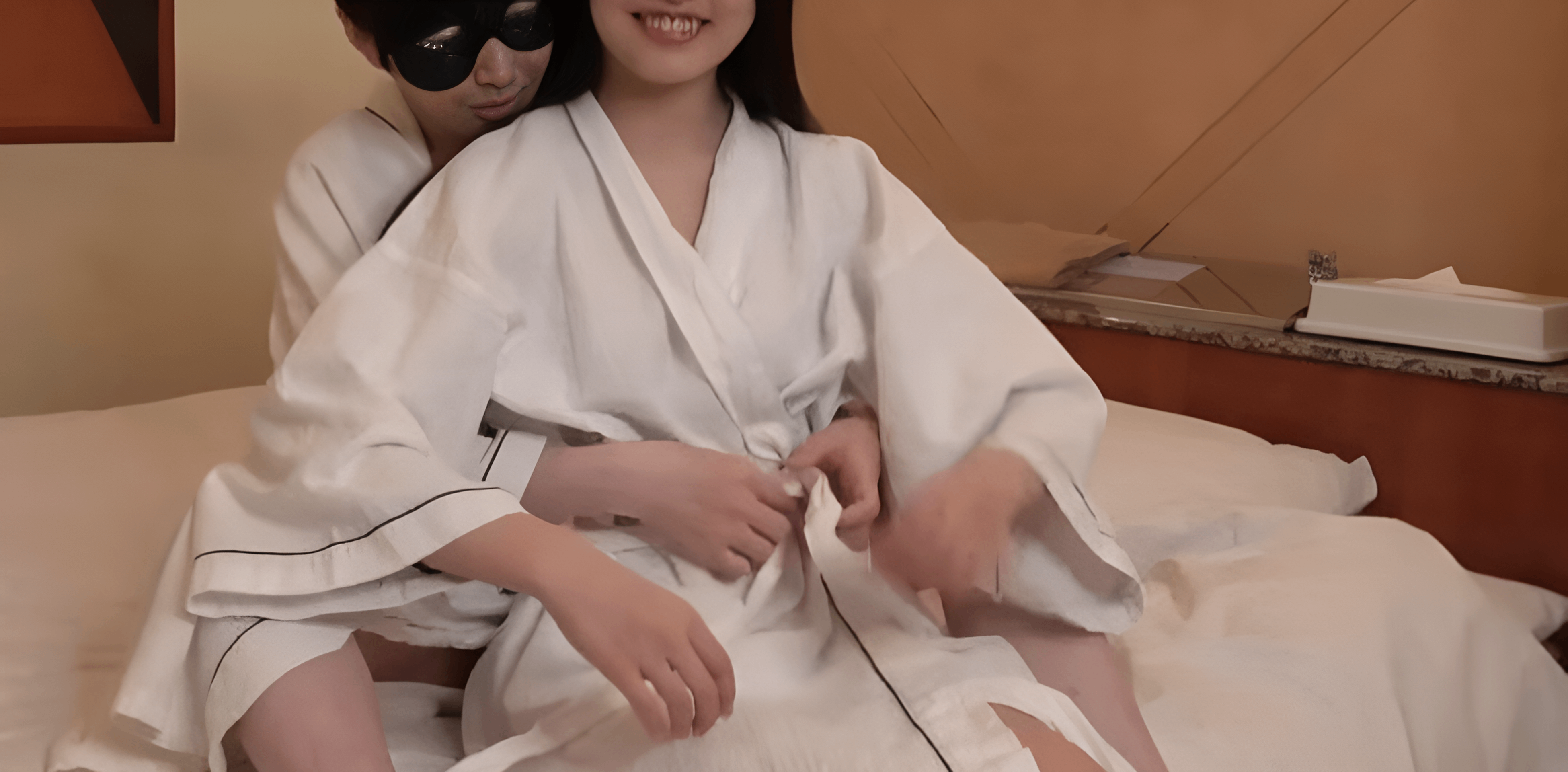 极品高颜值渔网袜美少女床上被巨屌疯狂调教爆操 全程露脸画面非常的诱惑！