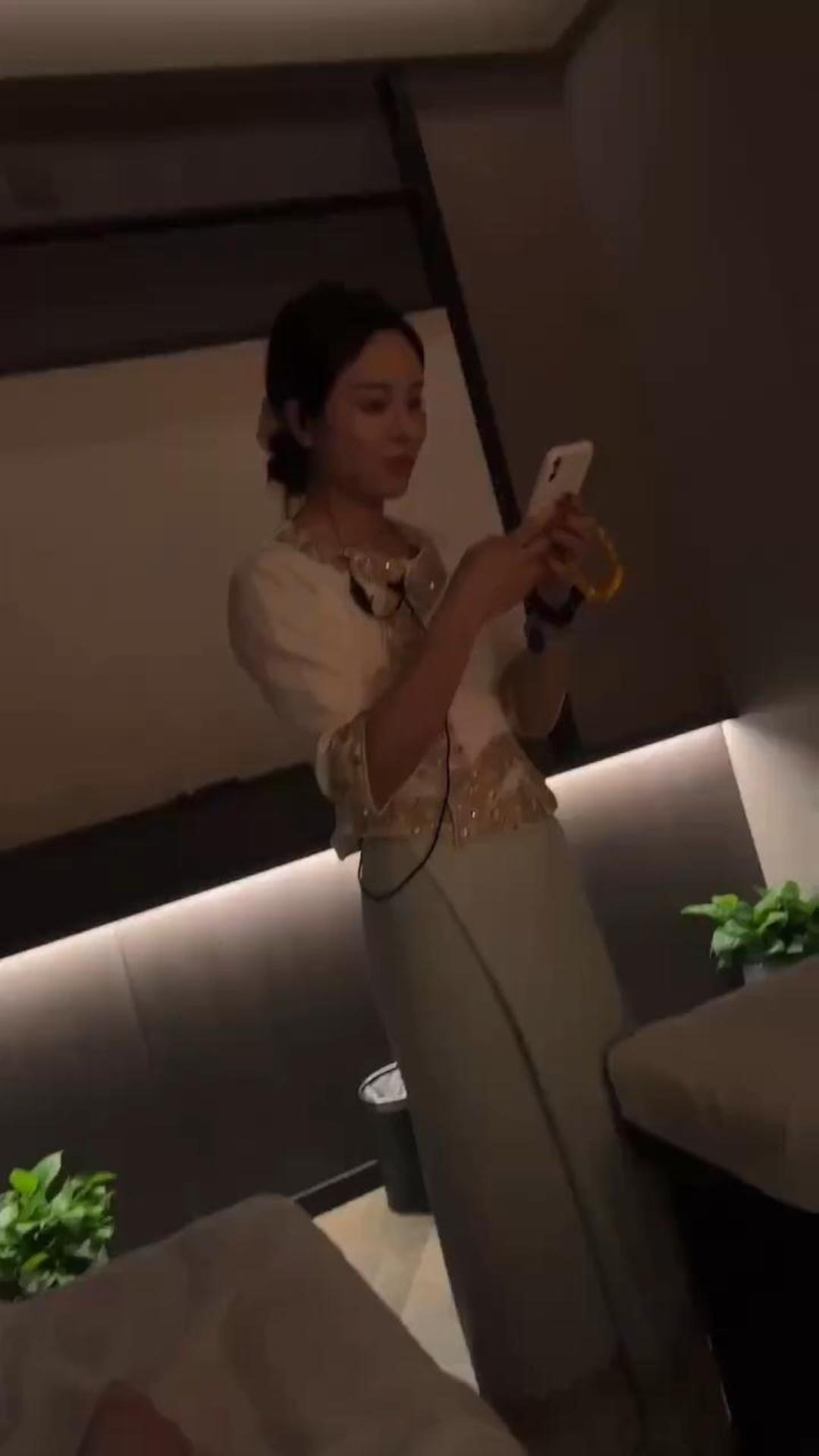 长沙解放西刚完 灿灿子足浴技师身份曝光！