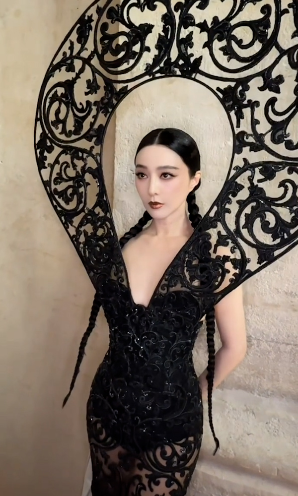 范冰冰 巴黎高定时装周压轴走秀 暗黑系女王气场全开 顶级生图惊艳全场 高冷御姐范爷状态巅峰