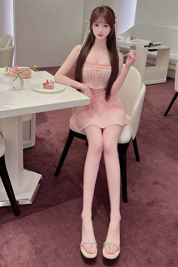 晋江人气模特 呆呆新作发布 女友感JK制服写真 展现高颜值优雅魅力