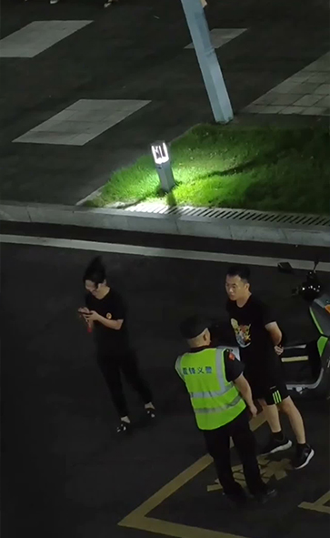 中南林业科技大学外卖风波 商家因补单超时被退款 竟冲至女生宿舍楼下辱骂 更曝光其电话与宿舍号