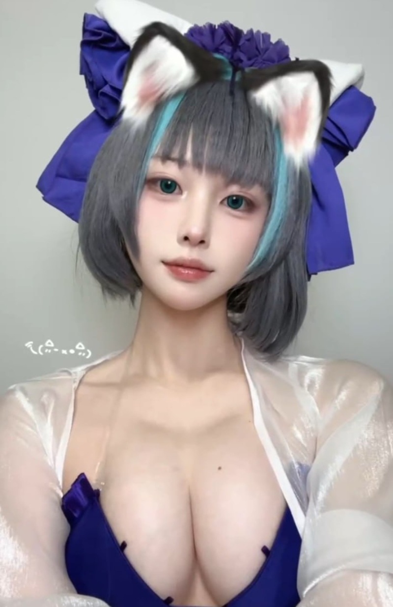 微胖巨乳喜欢COS的大学生被金主调教视频曝光！