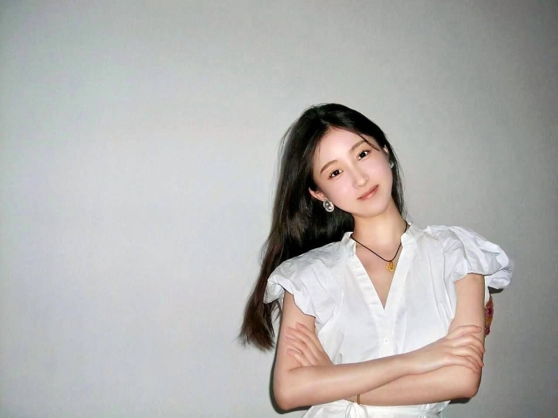 御姐范儿私密照曝光 高挑身材曲线致命！