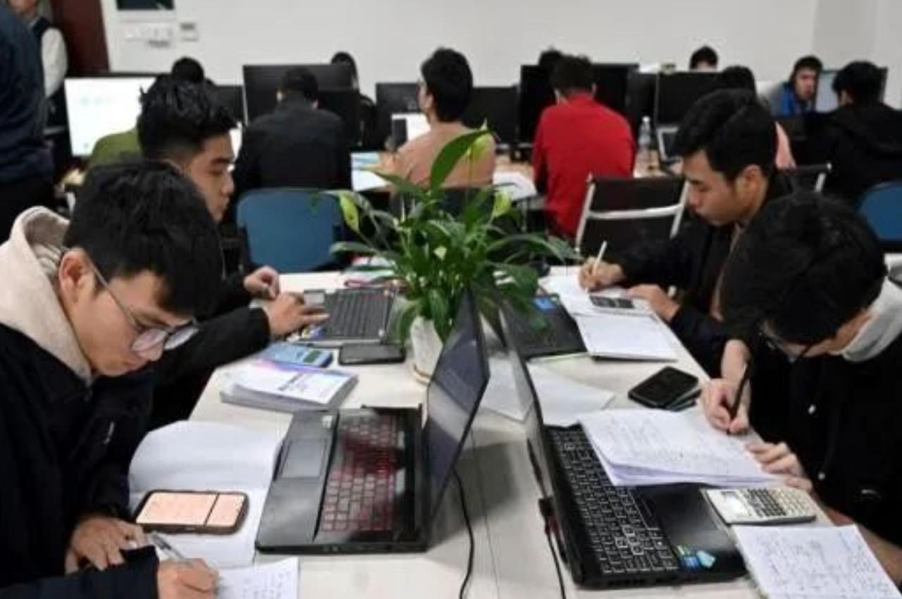 越南新闻：“网络绑架”诈骗激增 学生群体成主要目标