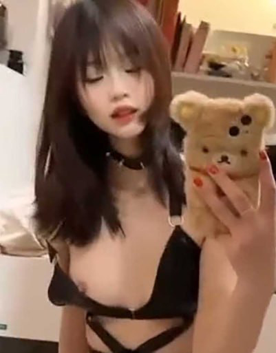 快手 学霸网红少女 泪痕 人前清纯可爱 私下化身大胆情趣风格 直播福利合集流出反差巨大