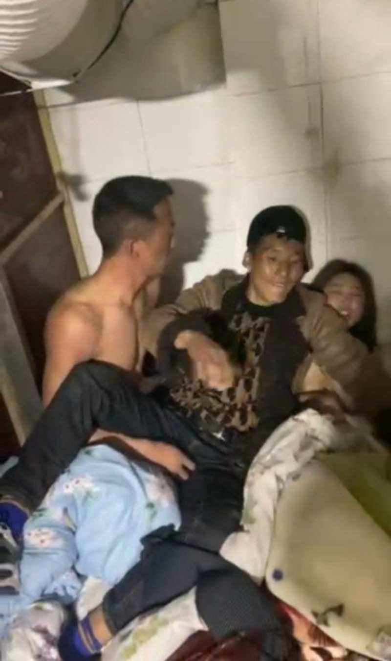 藏族老公当场捉奸！妻子婚内出轨被堵现行