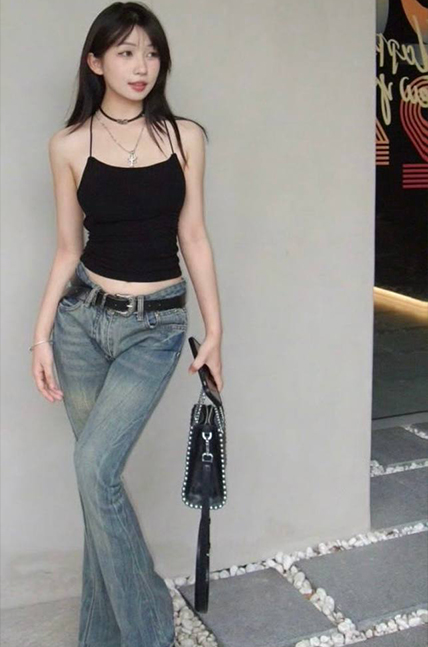 海来阿木 悼念早逝女儿冲上热搜 前妻再发文控诉其婚内家暴 出轨女大学生 质疑消费夭折女儿人设惹争议