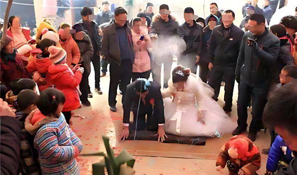 河南20岁伴娘 遭多名男子婚闹 抛摔致腰椎爆裂九级伤残 法院判决新婚夫妇及9名参与者共赔23万