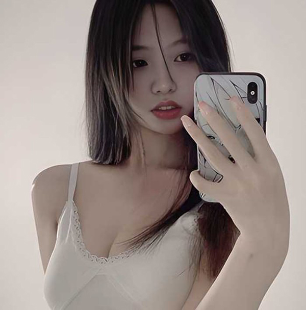 真宝 极品网红美女露出合集流出 从甜美可爱装到狂野SM大胆反差 白虎诱惑私密视频大放送