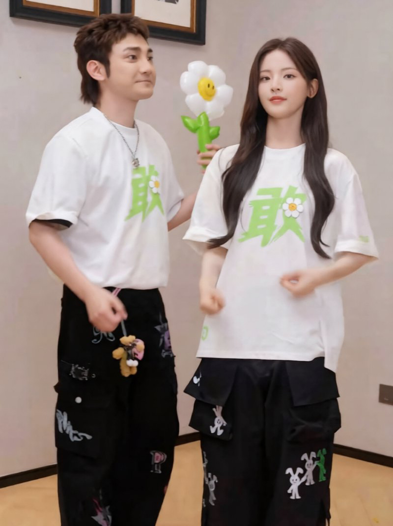 男演员蒋龙 曝新恋情女主疑似阮巨 陈思诚刚官宣转眼被戴绿帽 阮巨早年做爱视频流出 艺术生身材太顶了